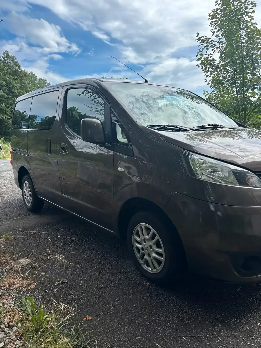 Gebraucht Nissan NV200 Tekna 110 PS (80 kW) 2015 Braun Van / Kleinbus