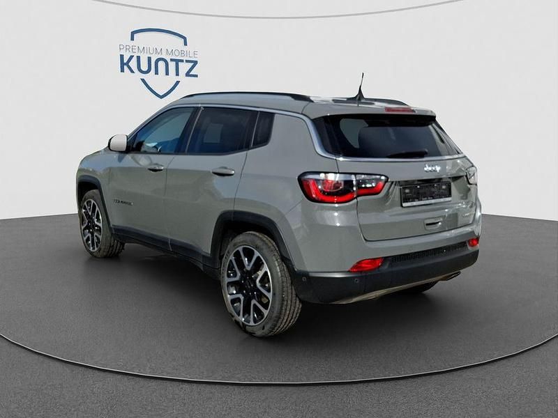Gebraucht Jeep Compass Limited 150 PS (110 kW) 2021 Stinggray clear coat SUV