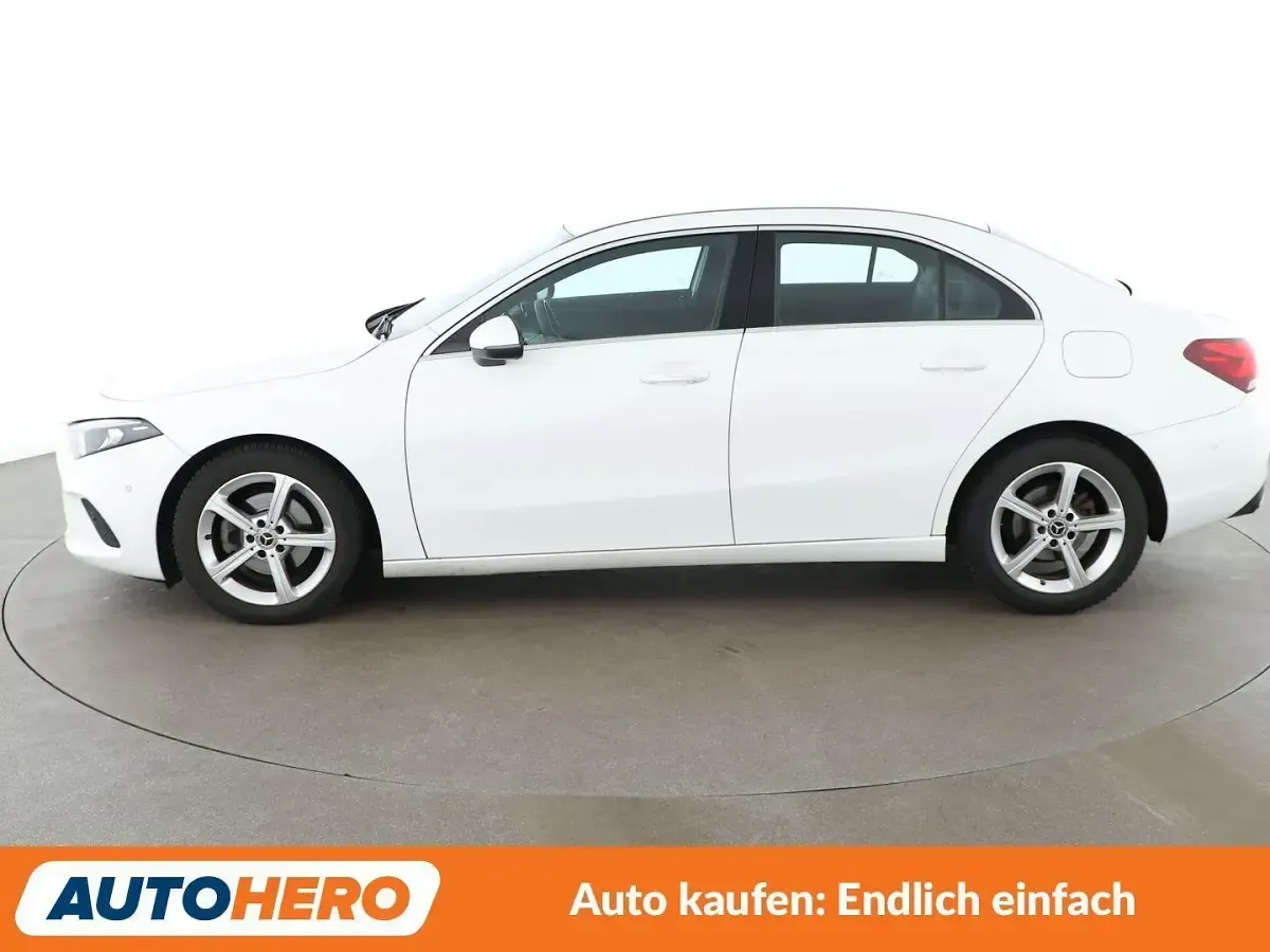 Gebraucht Mercedes A180 Progressive 116 PS (85 kW) 2020 Weiß Kleinwagen