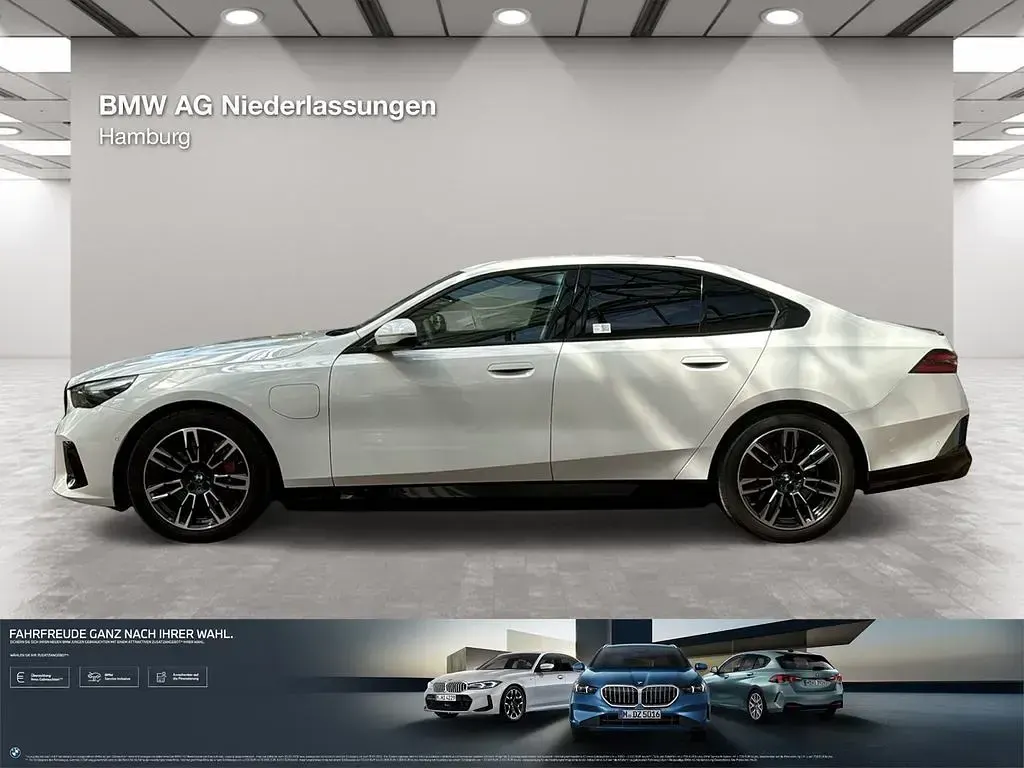 Gebraucht BMW 550e M Sport 489 PS (359 kW) 2026 Weiß Limousine