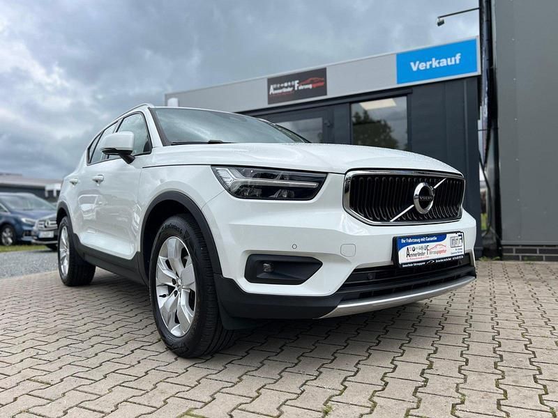Weiß Gebraucht 2020 Volvo XC40 Momentum SUV | 21.990 € (Fairer Preis) - Bild 1/4