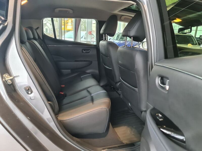 Gebraucht Nissan Leaf Tekna 110 kW (150 PS) 2018 Grau Kleinwagen