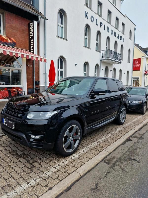 Schwarz Gebraucht 2015 Land Rover Range Rover Sport Dynamic SUV | 22.000 € (Etwas zu teuer) - Bild 1/4