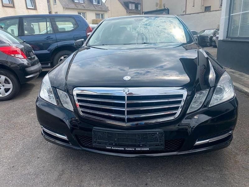 Gebraucht Mercedes E200 136 PS (100 kW) 2013 Schwarz Limousine