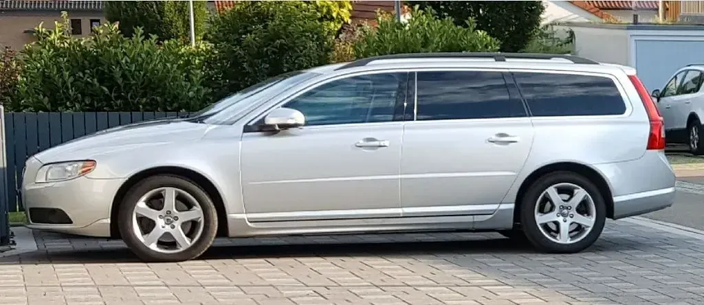 Gebraucht Volvo V70 Summum 205 PS (150 kW) 2010 Silber Kombi