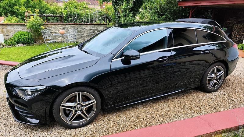Schwarz Gebraucht 2022 Mercedes CLA200 AMG Kombi | 28.700 € (Fairer Preis) - Bild 1/4