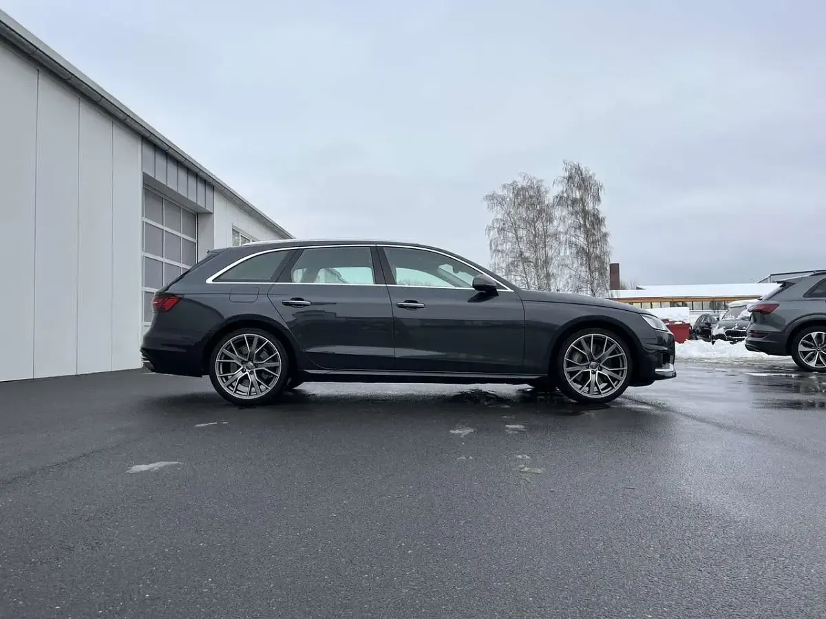Gebraucht Audi A4 Advanced Plus 231 PS (169 kW) 2019 Grau Kombi