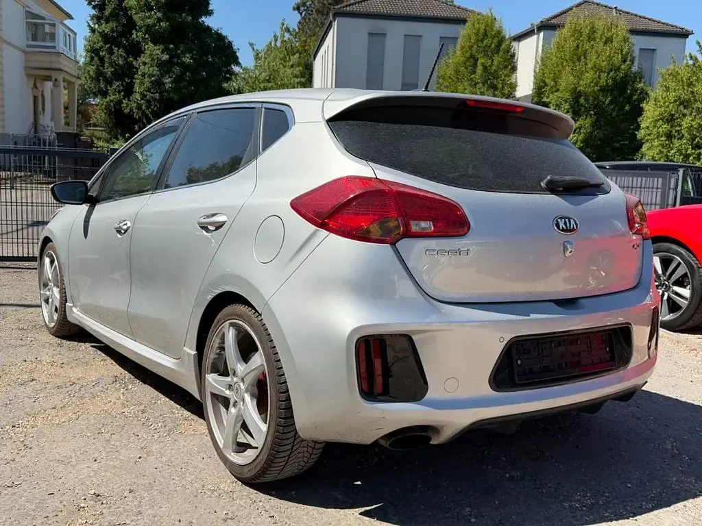 Gebraucht Kia Ceed GT GT 204 PS (150 kW) 2015 Silber Limousine