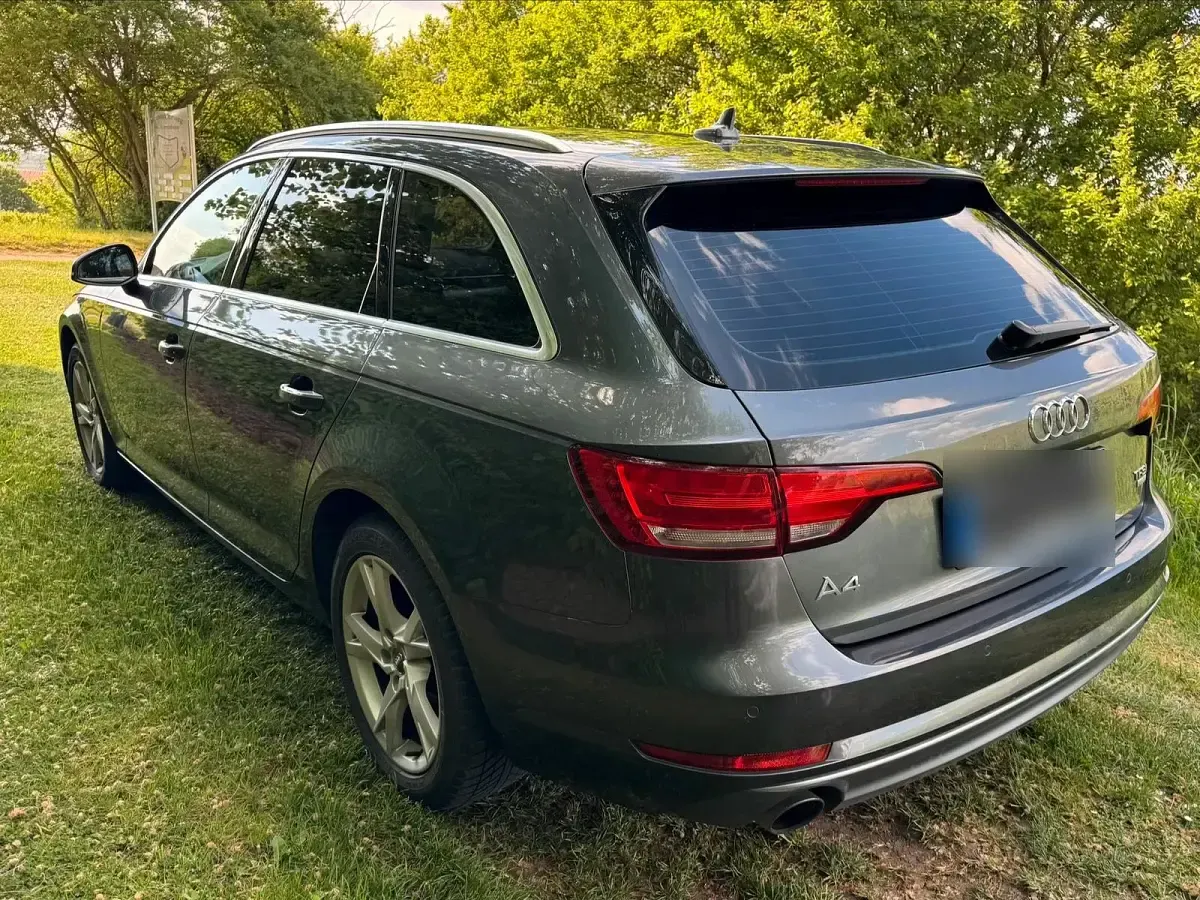 Gebraucht Audi A4 Sport 190 PS (139 kW) 2018 Grau Kombi
