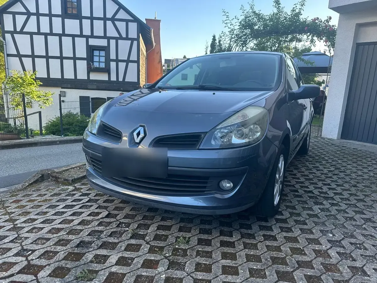 Gebraucht Renault Clio Dynamique 101 PS (74 kW) 2007 Andere farben Kleinwagen