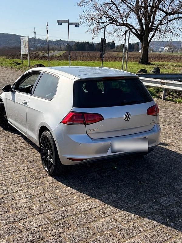 Gebraucht VW Golf VII Trendline 105 PS (77 kW) 2014 Silber Limousine