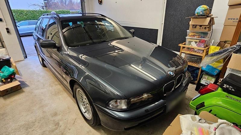 Second-hand BMW 540 Shadowline 286 CP (210 kW) 2000 Gri Break