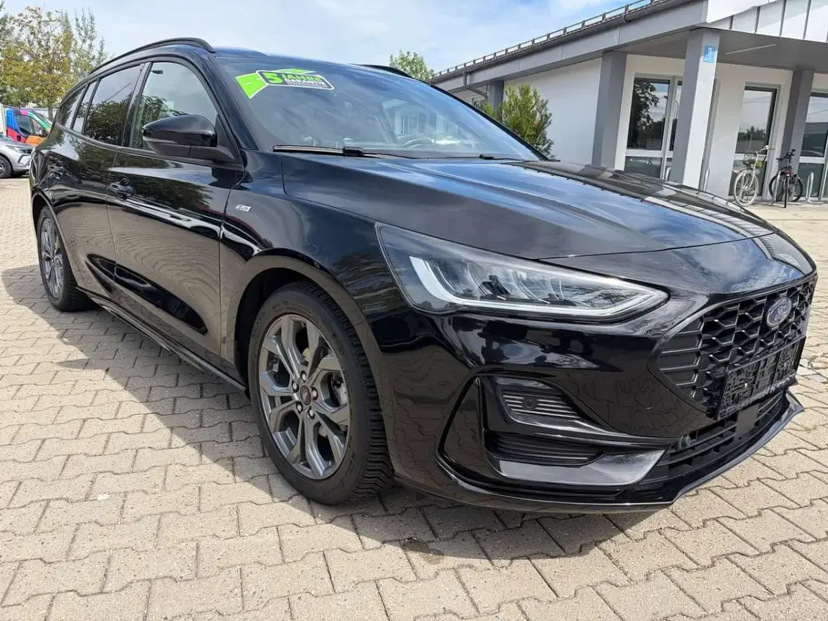 Gebraucht Ford Focus ST-Line 155 PS (114 kW) 2024 Schwarz Kombi
