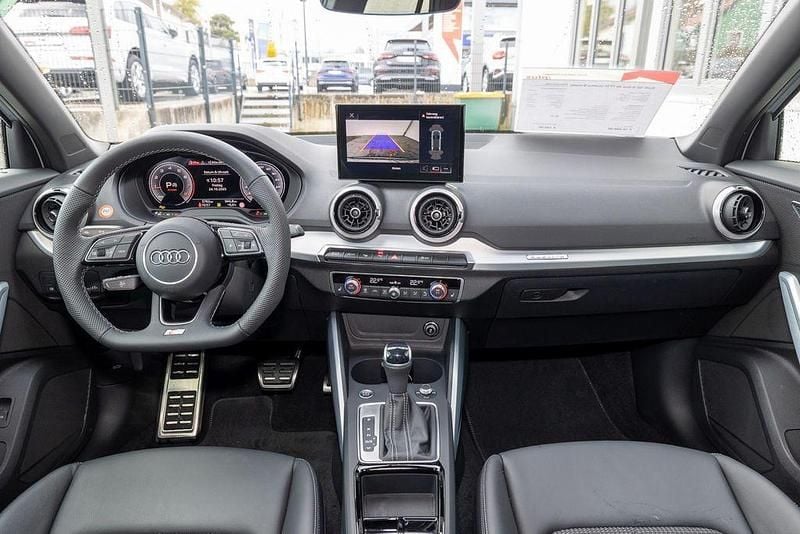 Gebraucht Audi Q2 S-Line 190 PS (139 kW) 2024 Pfeilgrau perleffekt SUV