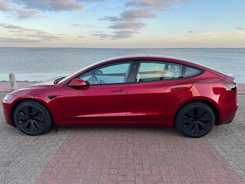 Gebraucht Tesla Model 3 Long Range AWD 288 kW (392 PS) 2024 Rot Limousine