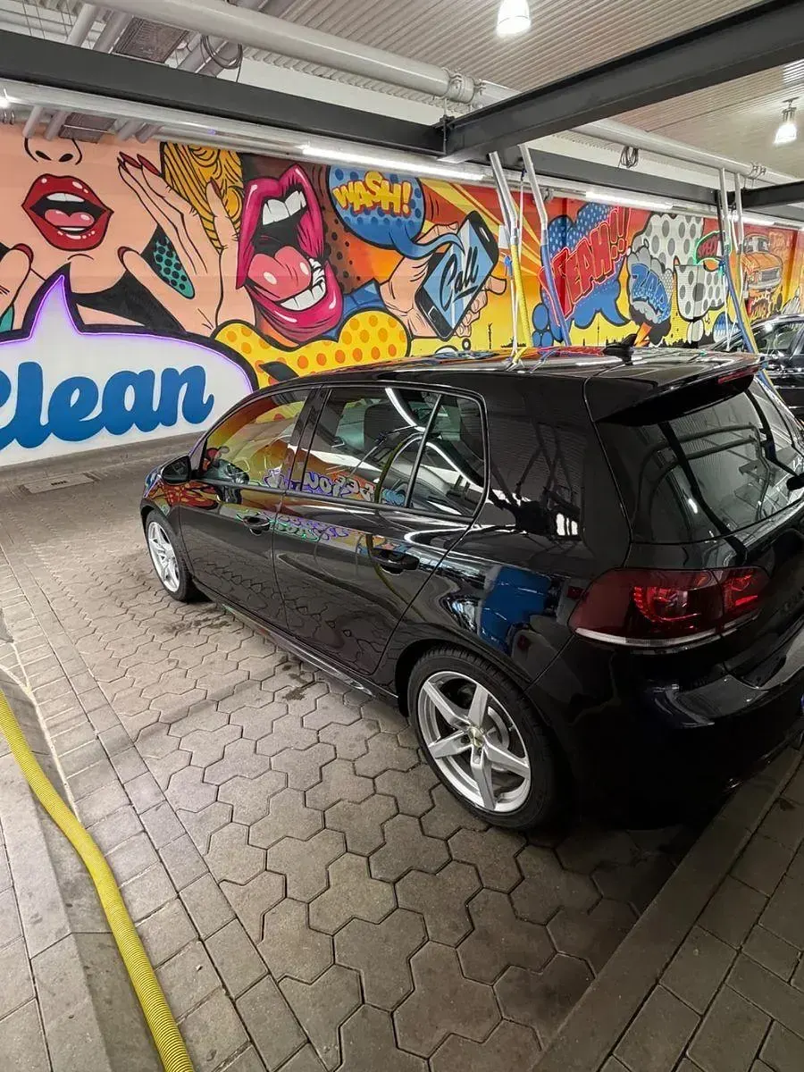 Gebraucht VW Golf VI R 271 PS (199 kW) 2010 Schwarz Kleinwagen