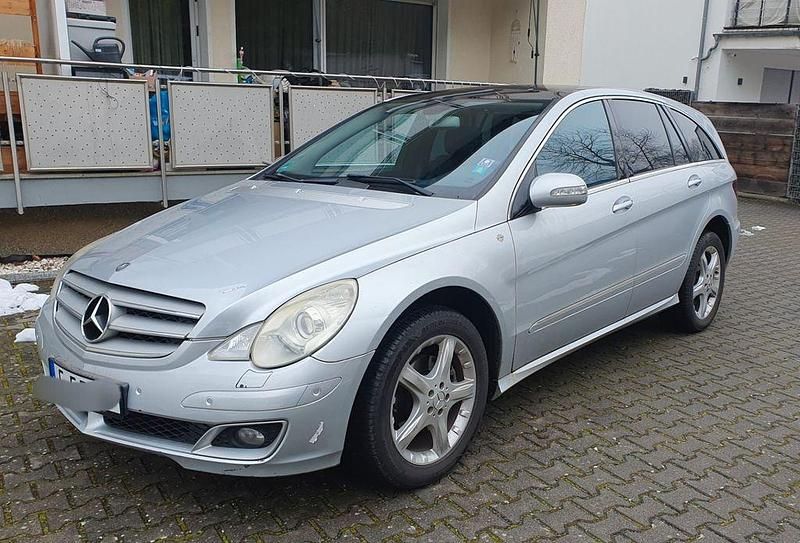 Gebraucht Mercedes R320 224 PS (164 kW) 2006 Silber Van / Kleinbus