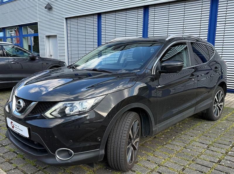 Schwarz Gebraucht 2017 Nissan Qashqai Tekna SUV | 12.990 € (Guter Preis) - Bild 1/4