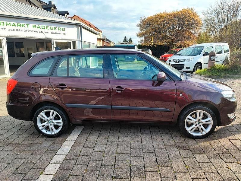 Gebraucht Skoda Fabia Elegance 105 PS (77 kW) 2011 Rot Kombi