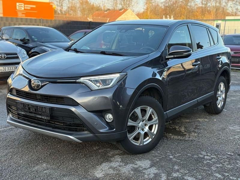 Silber Gebraucht 2016 Toyota RAV4 SUV | 11.900 € (Fairer Preis) - Bild 1/4