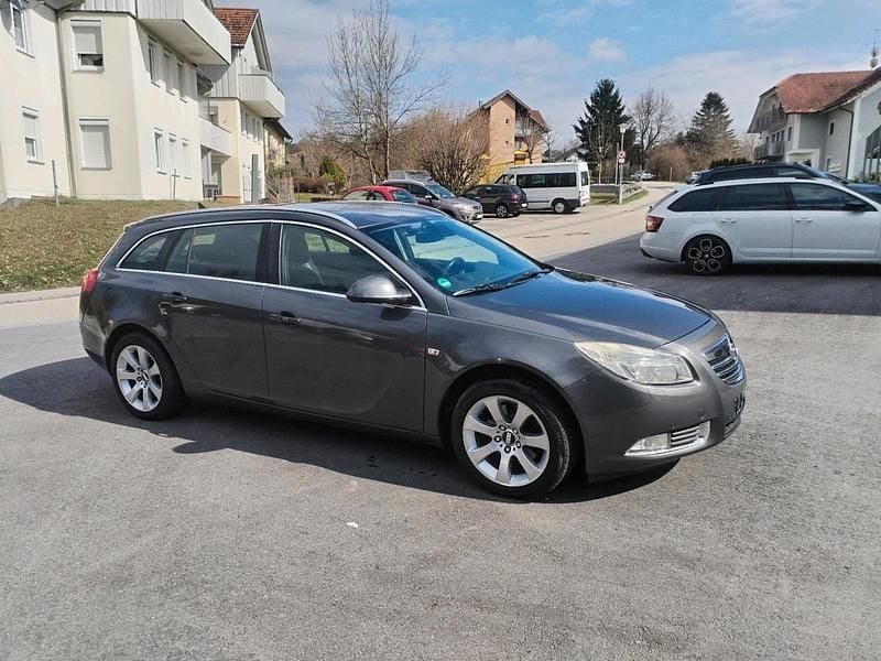 Gebraucht Opel Insignia 160 PS (117 kW) 2009 Andere farben Kombi