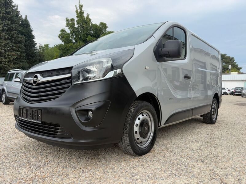 Silber Gebraucht 2016 Opel Vivaro Van | 7.990 € (Superpreis) - Bild 1/4