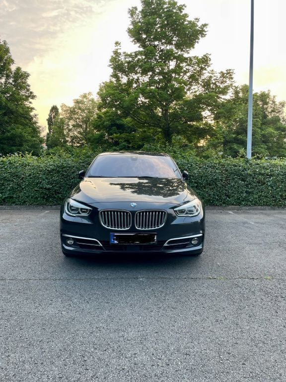 Grau Gebraucht 2014 BMW 530 Gran Turismo Sport Line Limousine | 17.700 € (Etwas zu teuer) - Bild 1/4