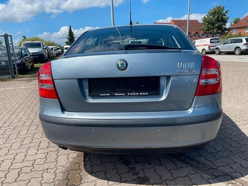 Gebraucht Skoda Octavia Ambiente 102 PS (75 kW) 2005 Grau Limousine