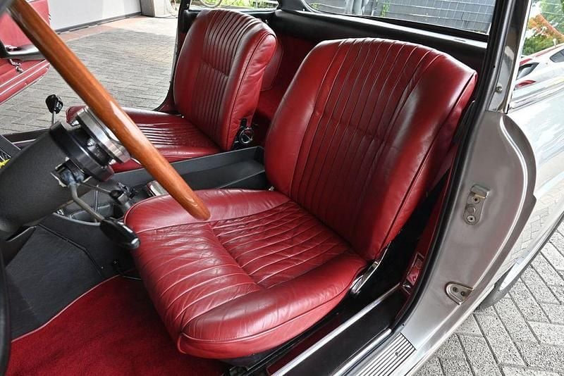 Gebraucht Ferrari 330 300 PS (220 kW) 1966 Silber Coupé