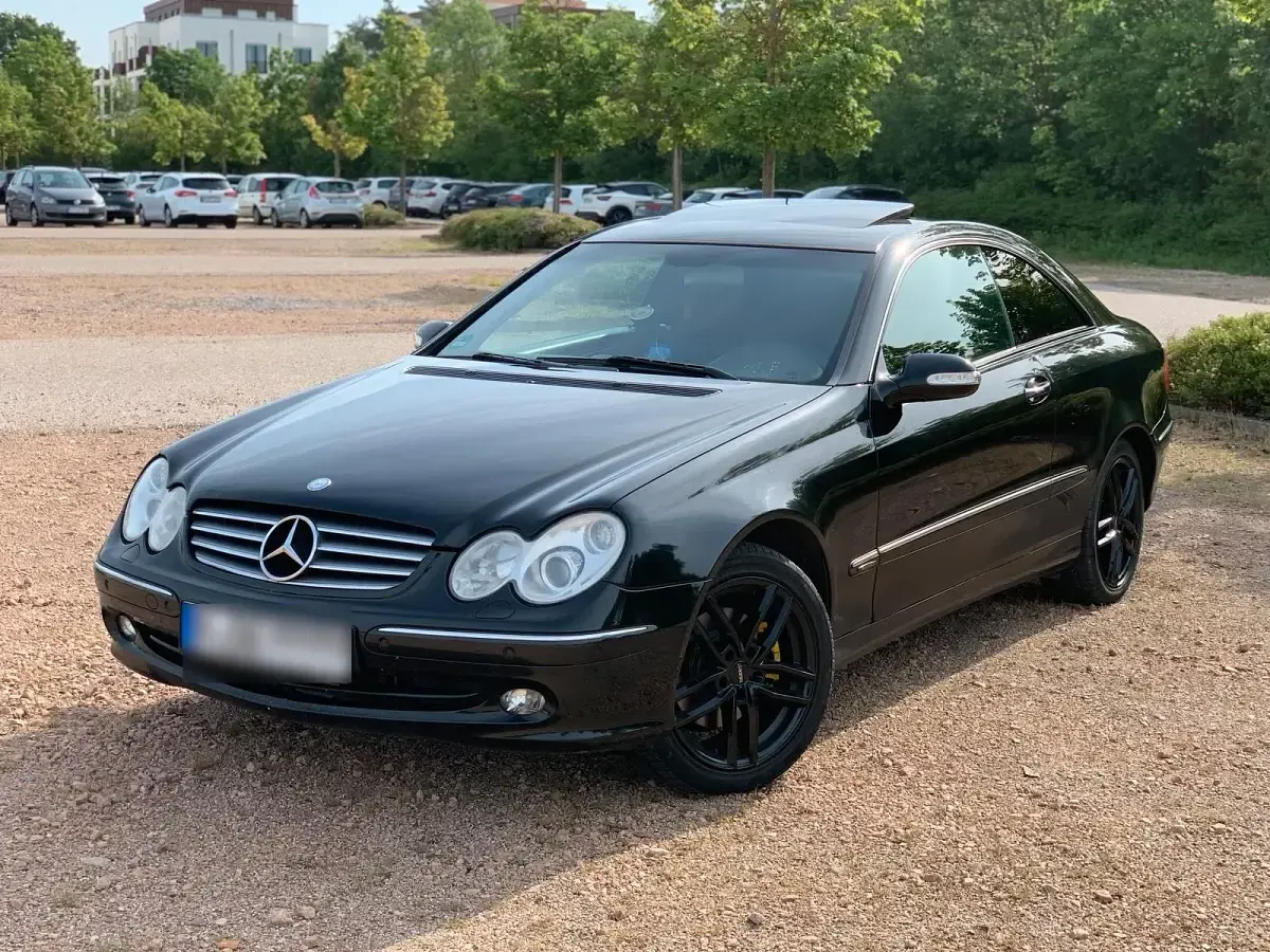 Gebraucht Mercedes CLK320 Elegance 218 PS (160 kW) 2003 Schwarz Coupé