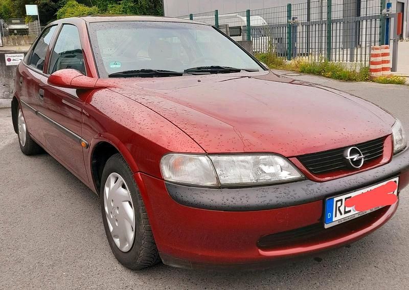 Rot Gebraucht 2000 Opel Vectra Limousine | 1.799 € (Fairer Preis) - Bild 1/4