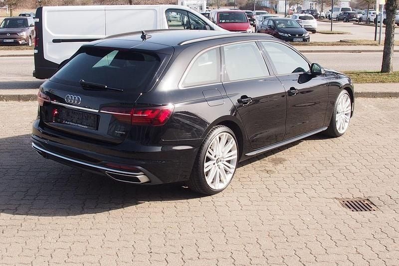 Gebraucht Audi A4 Advanced 190 PS (139 kW) 2020 Schwarz Kombi