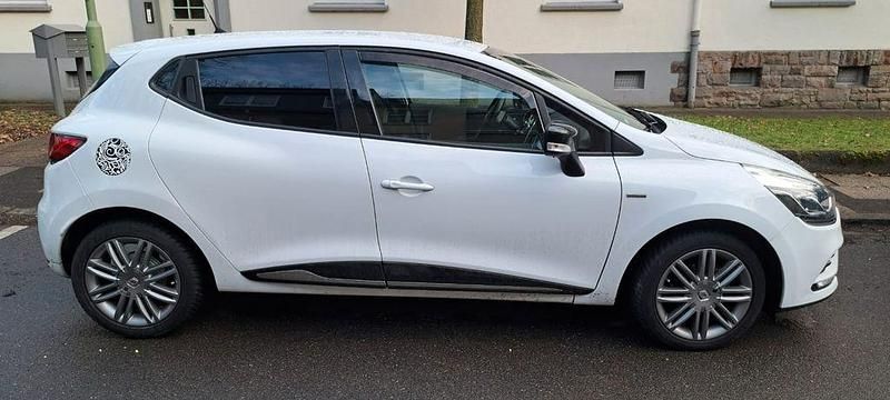 Gebraucht Renault Clio IV LIMITED 90 PS (66 kW) 2018 Weiß Kleinwagen
