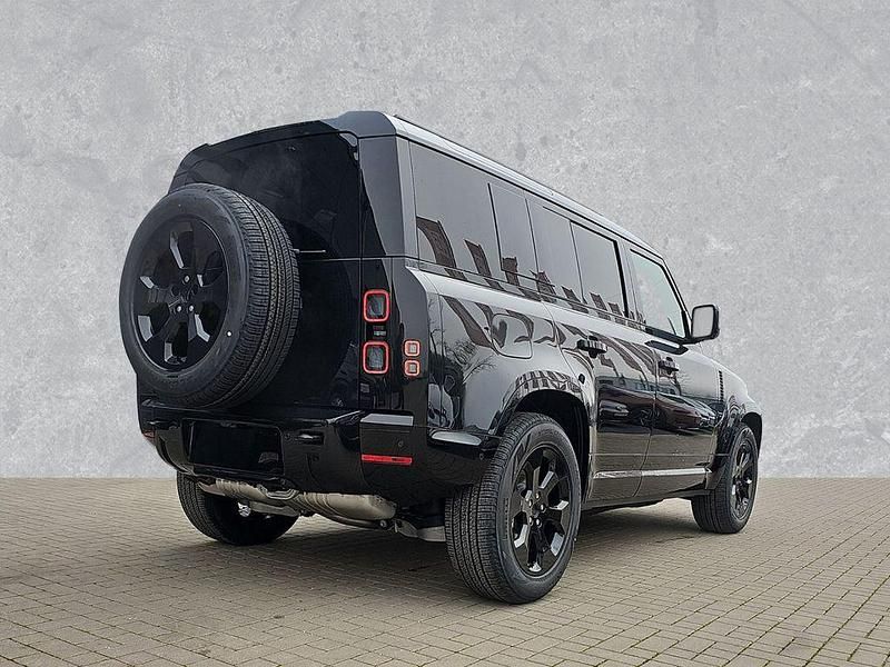 Gebraucht Land Rover Defender SE Dynamic 250 PS (183 kW) 2026 Schwarz SUV