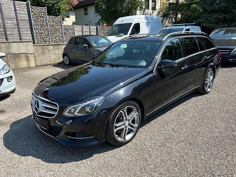 Schwarz Gebraucht 2014 Mercedes E250 Kombi | 13.900 € (Etwas zu teuer) - Bild 1/4