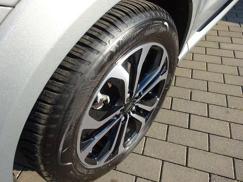 Gebraucht Ford Puma ST-Line 155 PS (114 kW) 2024 Silber Limousine