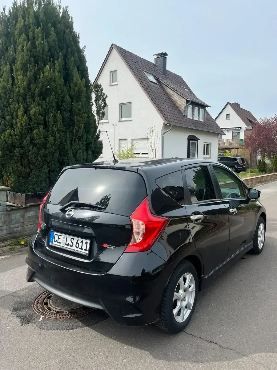 Gebraucht Nissan Note 98 PS (72 kW) 2015 Schwarz Kleinwagen