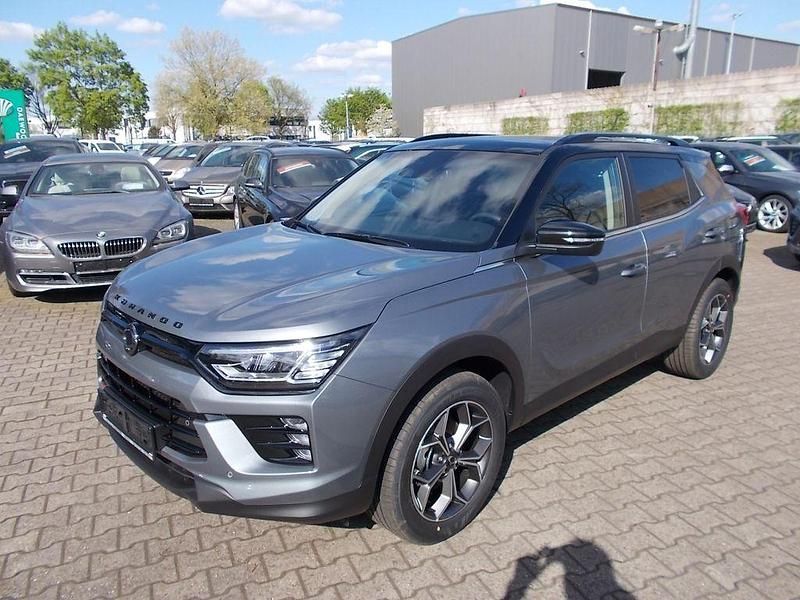 Grau Neu 2025 Ssangyong (KGM) Korando SUV | 29.300 € - Bild 1/4