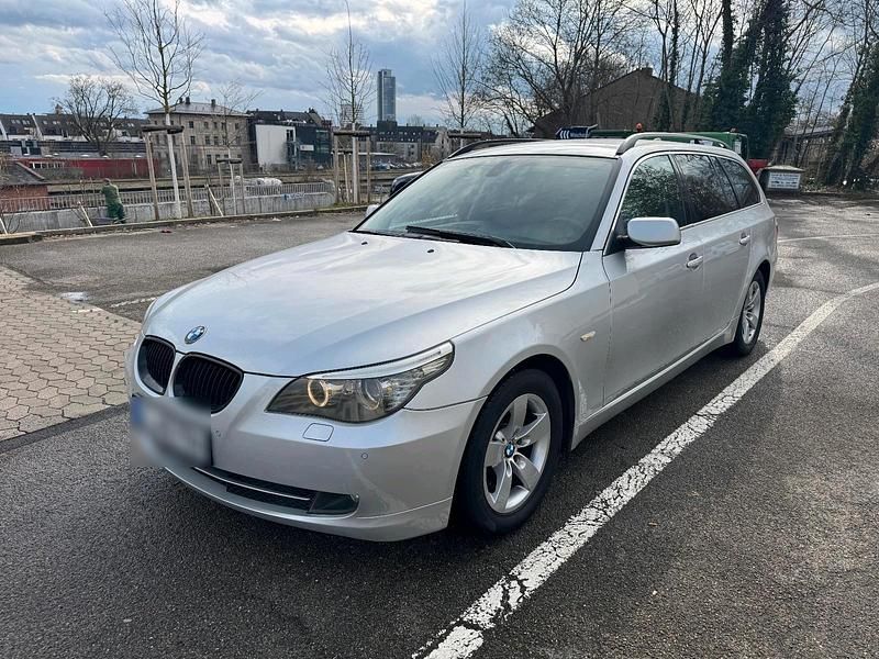 Gebraucht BMW 520 177 PS (130 kW) 2009 Silber Kombi