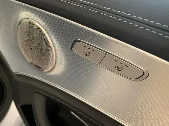 Gebraucht Mercedes E300 AMG 306 PS (225 kW) 2022 Hightechsilber metallic (metallic) Limousine