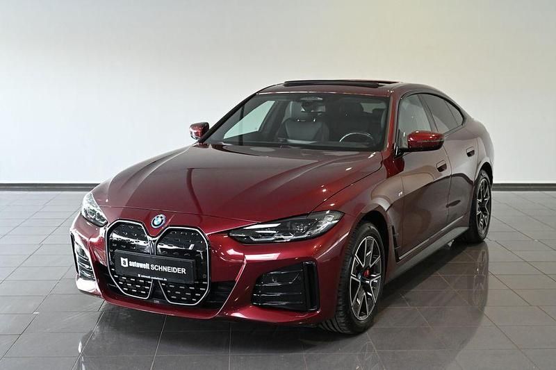 Rot aventurinrot iii metallic (metallic) Gebraucht 2023 BMW i4 M Sport Limousine | 41.750 € (Etwas zu teuer) - Bild 1/4
