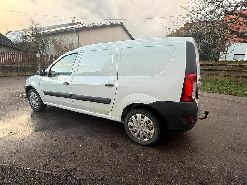 Gebraucht Dacia Logan 86 PS (63 kW) 2011 Weiß Limousine