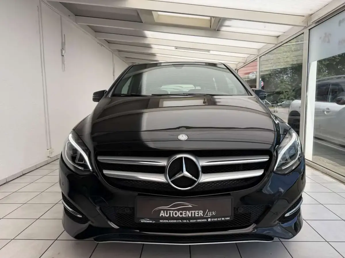 Gebraucht Mercedes B180 109 PS (80 kW) 2016 Nachtschwarz Kleinwagen