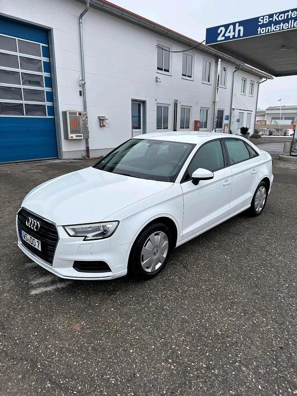 Weiß Gebraucht 2017 Audi A3 Limousine | 12.560 € (Guter Preis) - Bild 1/4