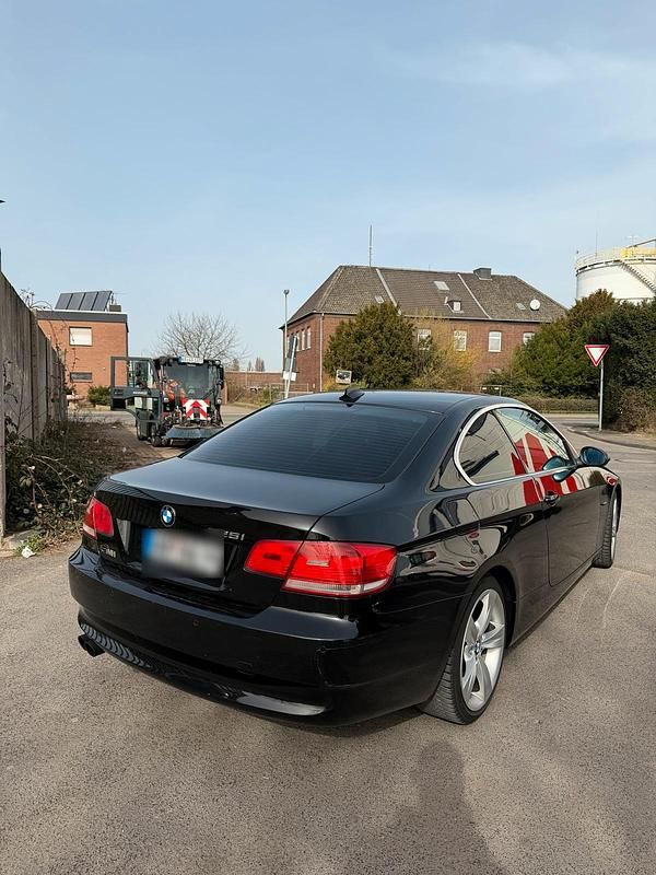 Gebraucht BMW 325 218 PS (160 kW) 2008 Schwarz Coupé