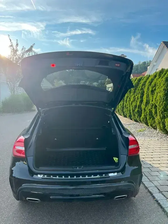 Gebraucht Mercedes GLA250 AMG line 211 PS (155 kW) 2015 Schwarz SUV