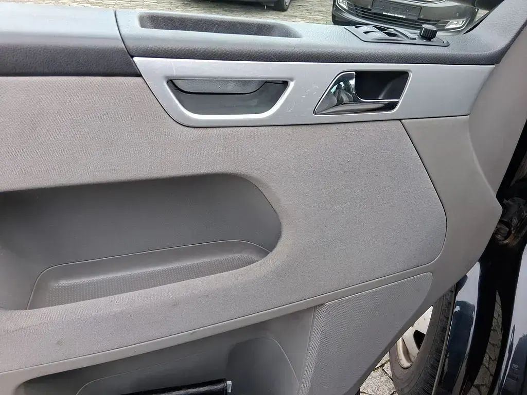 Gebraucht VW T5 Comfortline 140 PS (102 kW) 2010 Schwarz Van