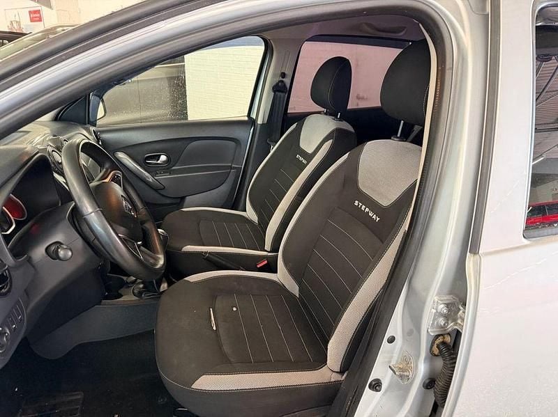 Gebraucht Dacia Sandero Prestige 90 PS (66 kW) 2018 Grau SUV