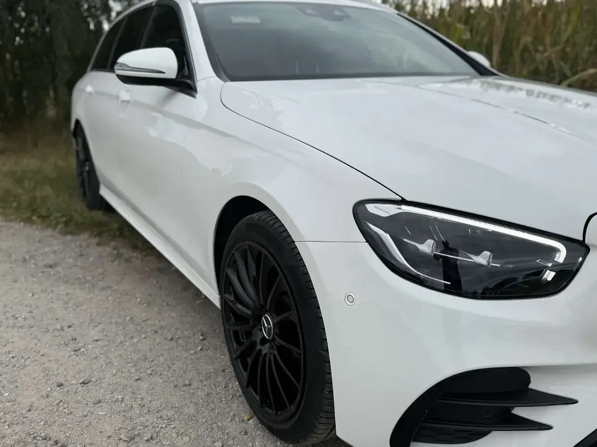 Gebraucht Mercedes E220 AMG line 200 PS (147 kW) 2022 Kombi