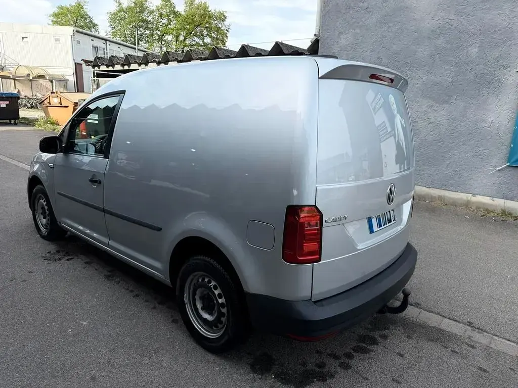 Usata VW Caddy 75 CV (55 kW) 2020 Argento Monovolume